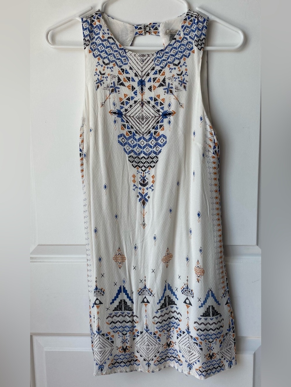 Ecote White Sleeveless Embroidered Shift Dress with Blue and Tan Accents